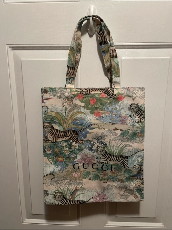 Gucci Handbags - Gucci Floral Tiger Print Canvas Tote Bag - Pastel Multicolor 10x15x3 nwt